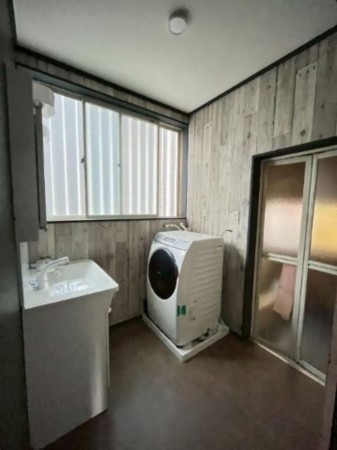 横須賀市大矢部、中古一戸建ての洗面画像です