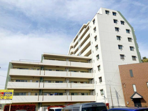 横須賀市根岸町、マンションの外観画像です