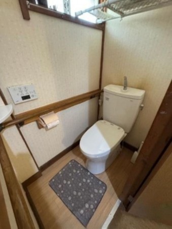 横須賀市平作、中古一戸建てのトイレ画像です