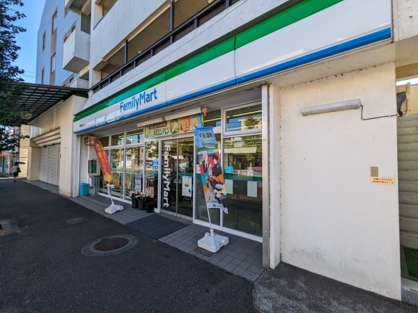 横須賀市池上、中古一戸建てのコンビニ画像です