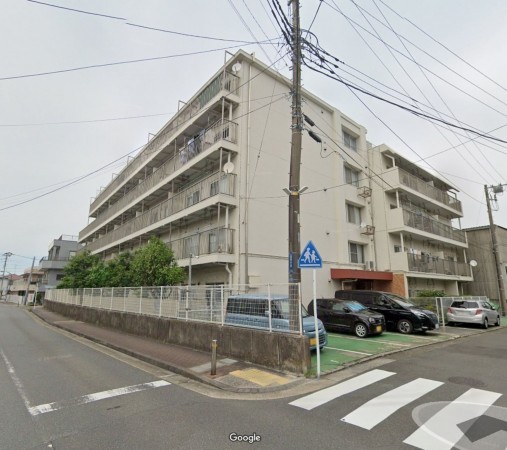 横須賀市久里浜、マンションの外観画像です