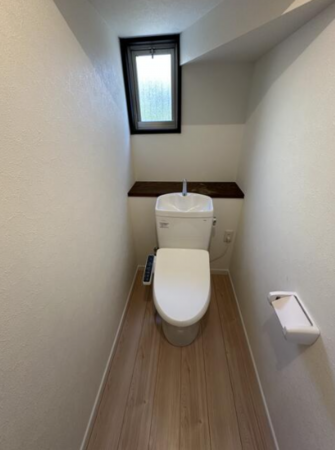 横須賀市小原台、中古一戸建てのトイレ画像です