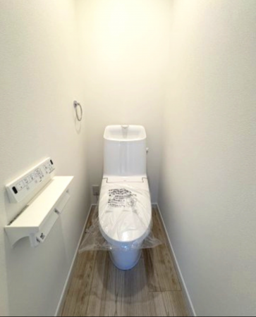 横須賀市馬堀町、新築一戸建てのトイレ画像です