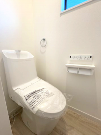 横須賀市馬堀町、新築一戸建てのトイレ画像です