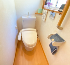 横須賀市東浦賀、中古一戸建てのトイレ画像です