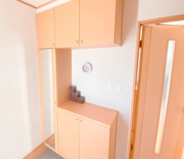 横須賀市東浦賀、中古一戸建ての玄関画像です