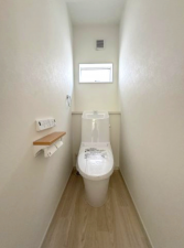 横須賀市野比、新築一戸建てのトイレ画像です