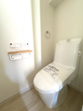 横須賀市野比、新築一戸建てのトイレ画像です