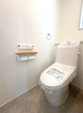 横須賀市野比、新築一戸建てのトイレ画像です