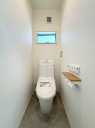 横須賀市野比、新築一戸建てのトイレ画像です