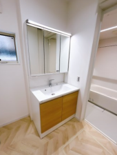 横須賀市浦上台、新築一戸建ての洗面画像です