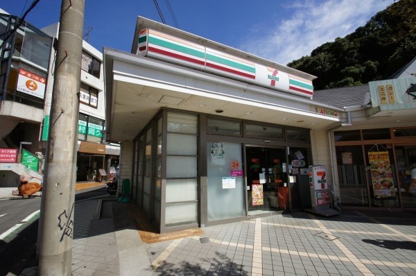 横須賀市池田町、新築一戸建てのコンビニ画像です