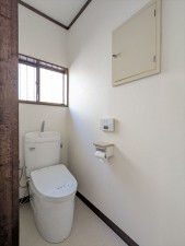 横須賀市公郷町、中古一戸建てのトイレ画像です