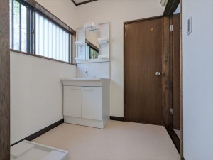 横須賀市公郷町、中古一戸建ての洗面画像です