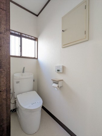 横須賀市公郷町、中古一戸建てのトイレ画像です