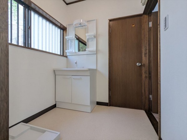 横須賀市公郷町、中古一戸建ての洗面画像です