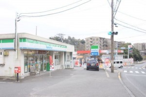 横須賀市野比、マンションのコンビニ画像です