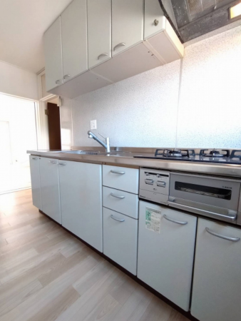 横須賀市桜が丘、マンションのキッチン画像です