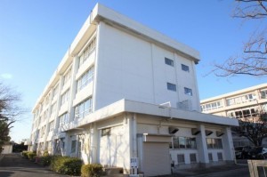 横須賀市桜が丘、マンションの小学校画像です