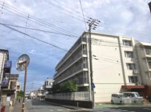 横須賀市久里浜、マンションの外観画像です