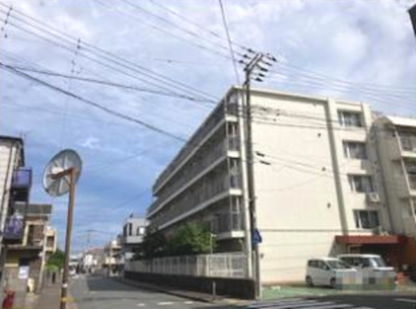 横須賀市久里浜、マンションの外観画像です