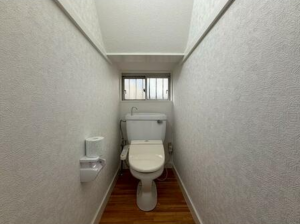 横須賀市舟倉、中古一戸建てのトイレ画像です