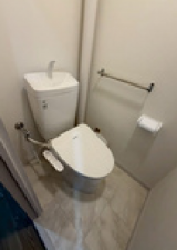 横須賀市浦賀、マンションのトイレ画像です