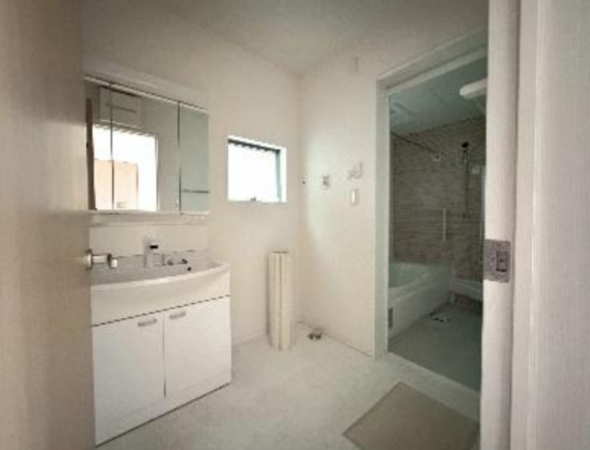 横須賀市ハイランド、中古一戸建ての洗面画像です