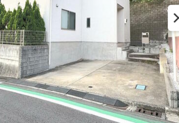 横須賀市ハイランド、中古一戸建ての駐車場画像です