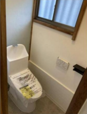 横須賀市二葉、中古一戸建てのトイレ画像です