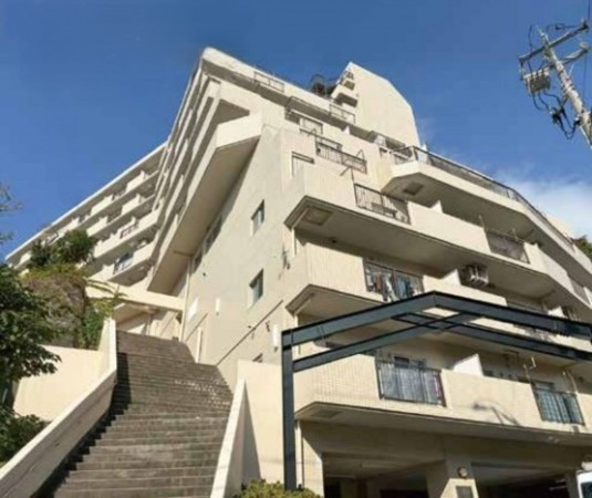 横須賀市公郷町、マンションの外観画像です