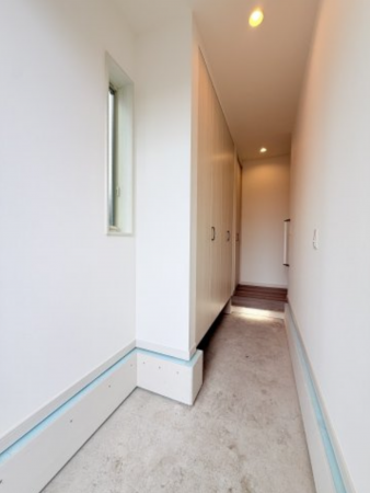 横須賀市久里浜、新築一戸建ての玄関画像です