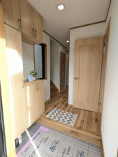 横須賀市平作、中古一戸建ての玄関画像です