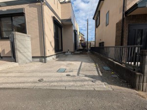 横須賀市平作、中古一戸建ての駐車場画像です