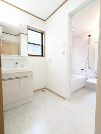 横須賀市平作、中古一戸建ての洗面画像です