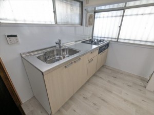横須賀市船越町、中古一戸建てのキッチン画像です