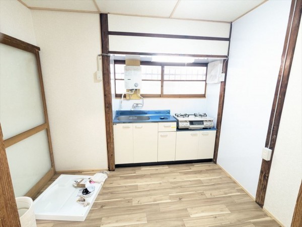 横須賀市船越町、中古一戸建てのキッチン画像です