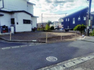 横須賀市長沢、土地の前面道路を含む現地写真画像です