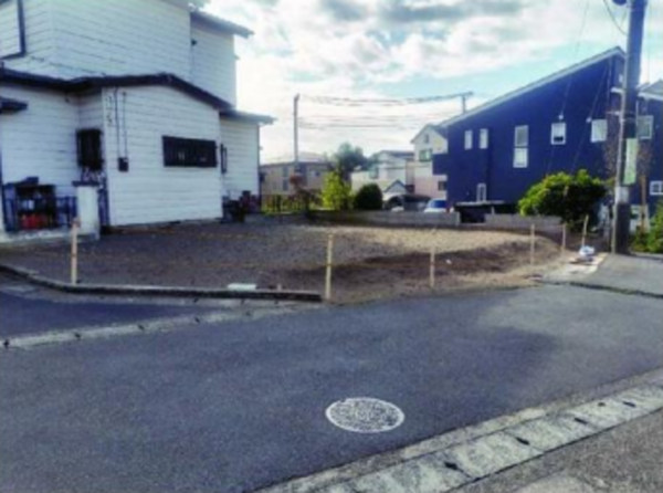横須賀市長沢、土地の前面道路を含む現地写真画像です