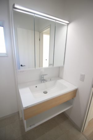 横須賀市舟倉、新築一戸建ての洗面画像です