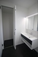 横須賀市舟倉、新築一戸建ての洗面画像です