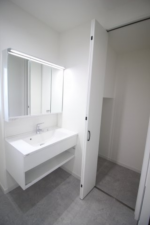 横須賀市舟倉、新築一戸建ての洗面画像です