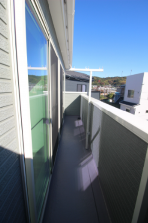 横須賀市舟倉、新築一戸建てのバルコニー画像です