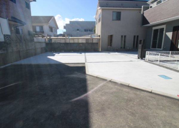 横須賀市舟倉、新築一戸建ての駐車場画像です