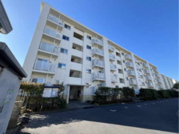 横須賀市大津町、マンションの外観画像です