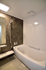 横須賀市佐原、新築一戸建ての風呂画像です