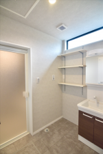 横須賀市佐原、新築一戸建ての洗面画像です