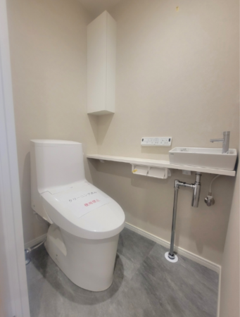 横須賀市公郷町、マンションのトイレ画像です