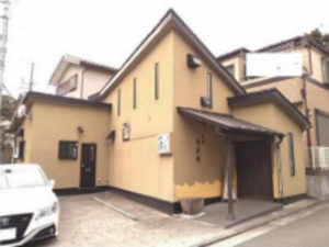 横須賀市佐原、収益物件/店舗の外観画像です