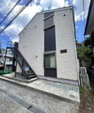 横須賀市富士見町、収益物件/アパートの外観画像です